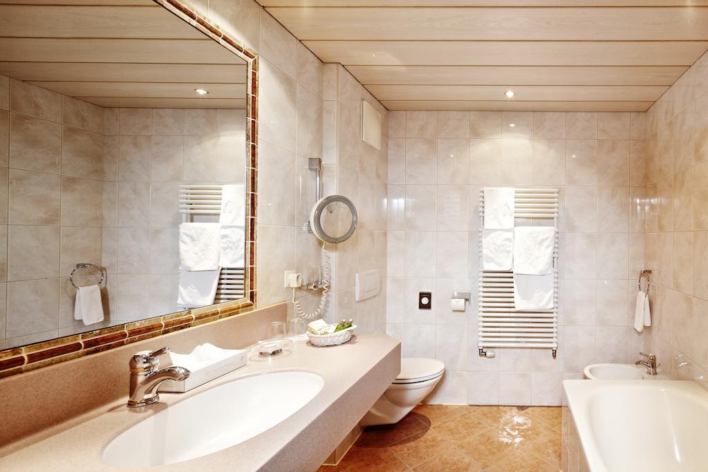 Hotel Berghof Crystal Spa & Sports Tux Εξωτερικό φωτογραφία